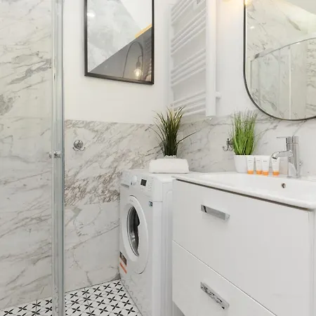 Modern With Balcony Mokotów Business Centre By Renters *