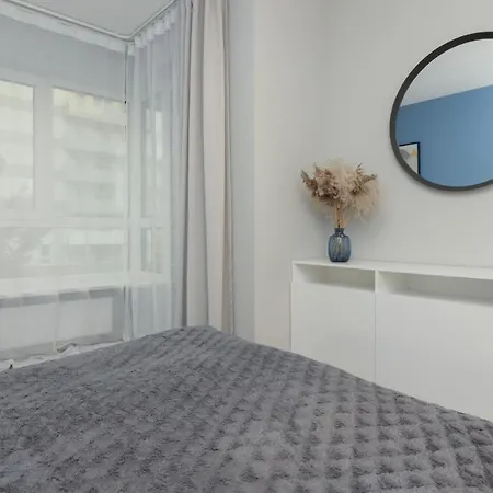 Modern With Balcony Mokotow Business Centre By Renters Апартаменты Варшава
