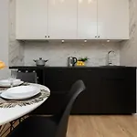 Modern With Balcony Mokotow Business Centre By Renters Апартаменты